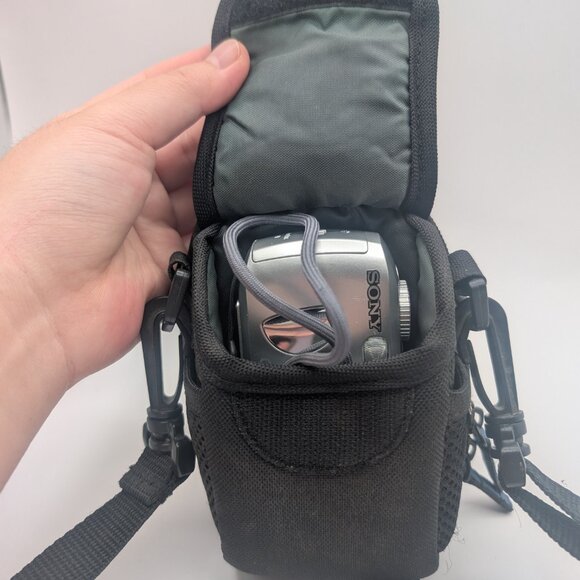 **SOLD** Sony Cyber Shot DSC-P73 Digital Camera - 4.1MP 3x Optical Zoom Y2K - Picture 12 of 14